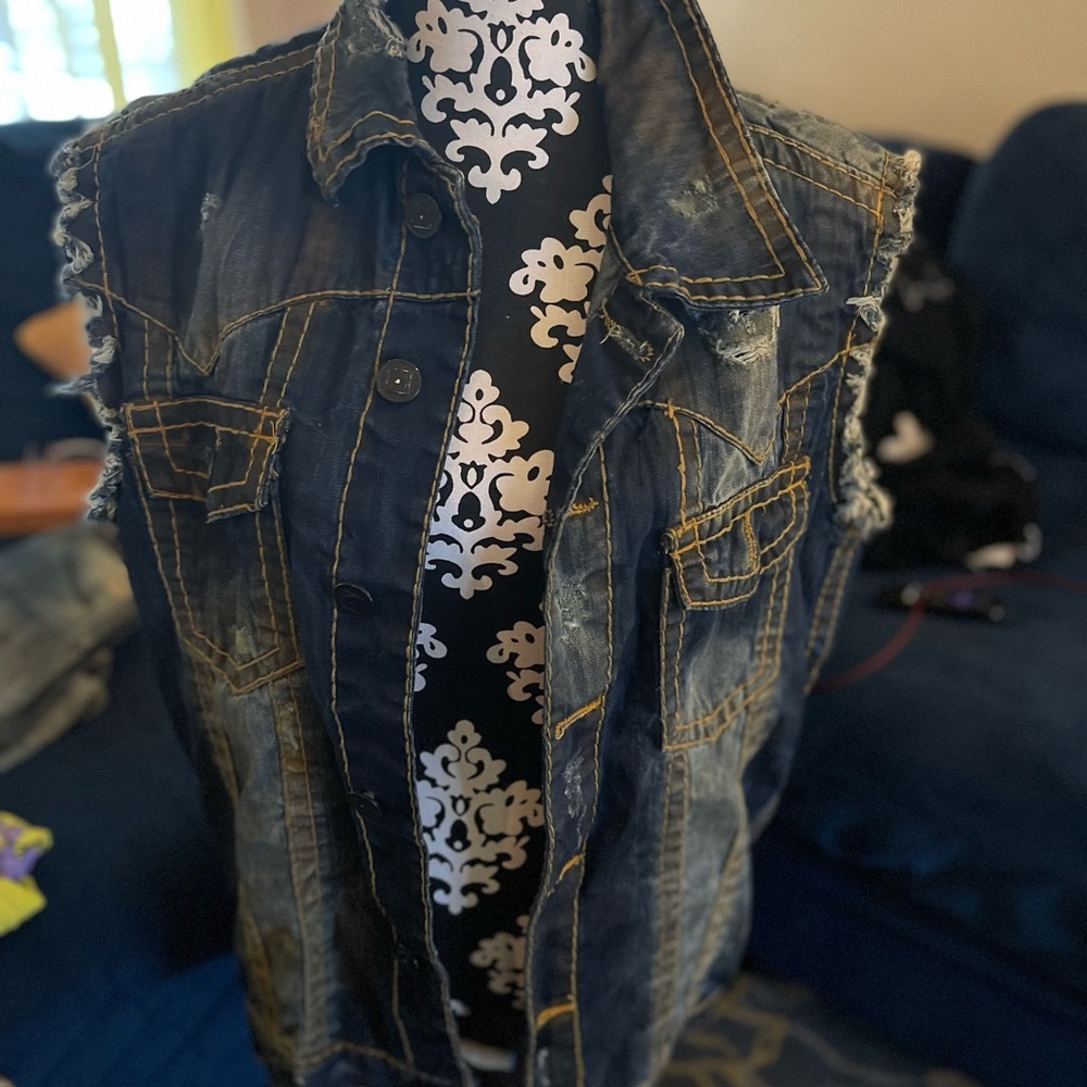 Men’s Jean distressed vest